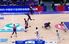 😤NBA十佳球级别的隔扣！克里斯快攻接球霸王张弓砸扣沈梓捷！
