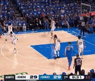 顶级拆炸弹！阿隆-维金斯后撤步三分压哨命中