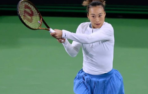 1-6！1-6！郑钦文止步8强？斯瓦泰克太强了