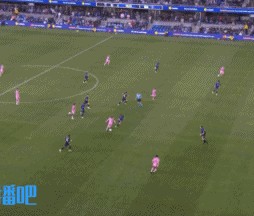 尤文目标？克雷马斯基面对大半个空门，一脚似传似射将球踢出底线