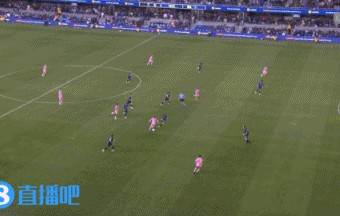 尤文目标？克雷马斯基面对大半个空门，一脚似传似射将球踢出底线