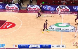 😑咋回事儿这是！赵继伟开场3分钟 连续3次失误&反抢犯规被换下