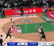 😂突然改变主意！赵继伟假投真传助攻詹姆斯-韦伯命中三分