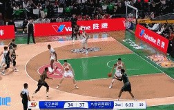 😂突然改变主意！赵继伟假投真传助攻詹姆斯-韦伯命中三分