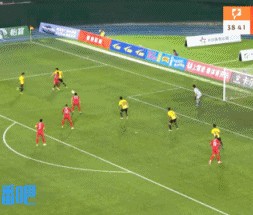 2球领先！广州豹断球迅速反击，外援卡洛斯冷静扣球破门