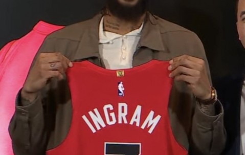 坦普尔：英格拉姆训练很努力 他中距离很准&传球也被低估