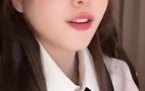 LPL美女主持人骆歆清唱《跳楼机》：眼睛总是酸胀怎么回事