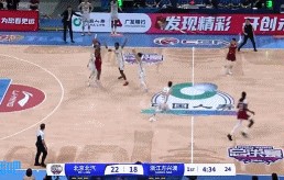 攻防压制！北京连续反击得手 完成8-0的攻击波打停广厦