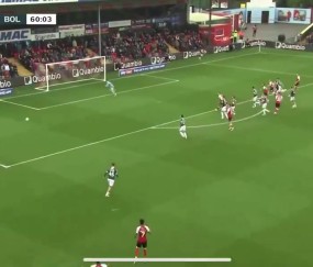 英甲联赛本轮的任意球奇袭破门,想法+脚法都是上乘