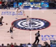 轻盈！小卡反击体前变向晃晕穆雷后上篮得手 可惜加罚不中