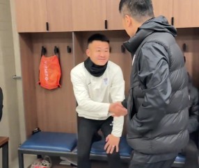 主帅李国旭询问马莱莱嘴唇怎么白了，后者回复“压力”逗乐大伙