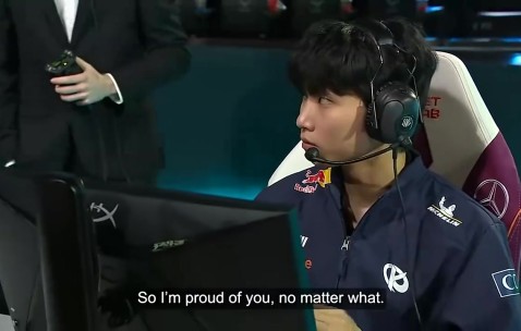 真给你找到自信了！KC对阵TES语音：TES疯了？我们也能和HLE一战！
