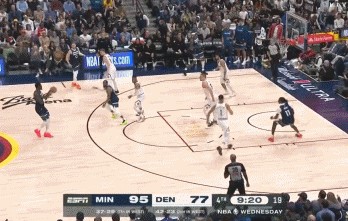 🥶分差突破20分了！兰德尔弧顶再中大空位三分