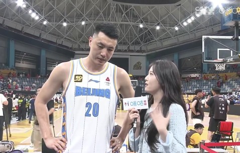 翟晓川：马布里说我还能杀死比赛 我一直在坚持 我们还没到此结束