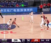 👏外线开张！曾凡博命中中国男篮首个三分&分差上双