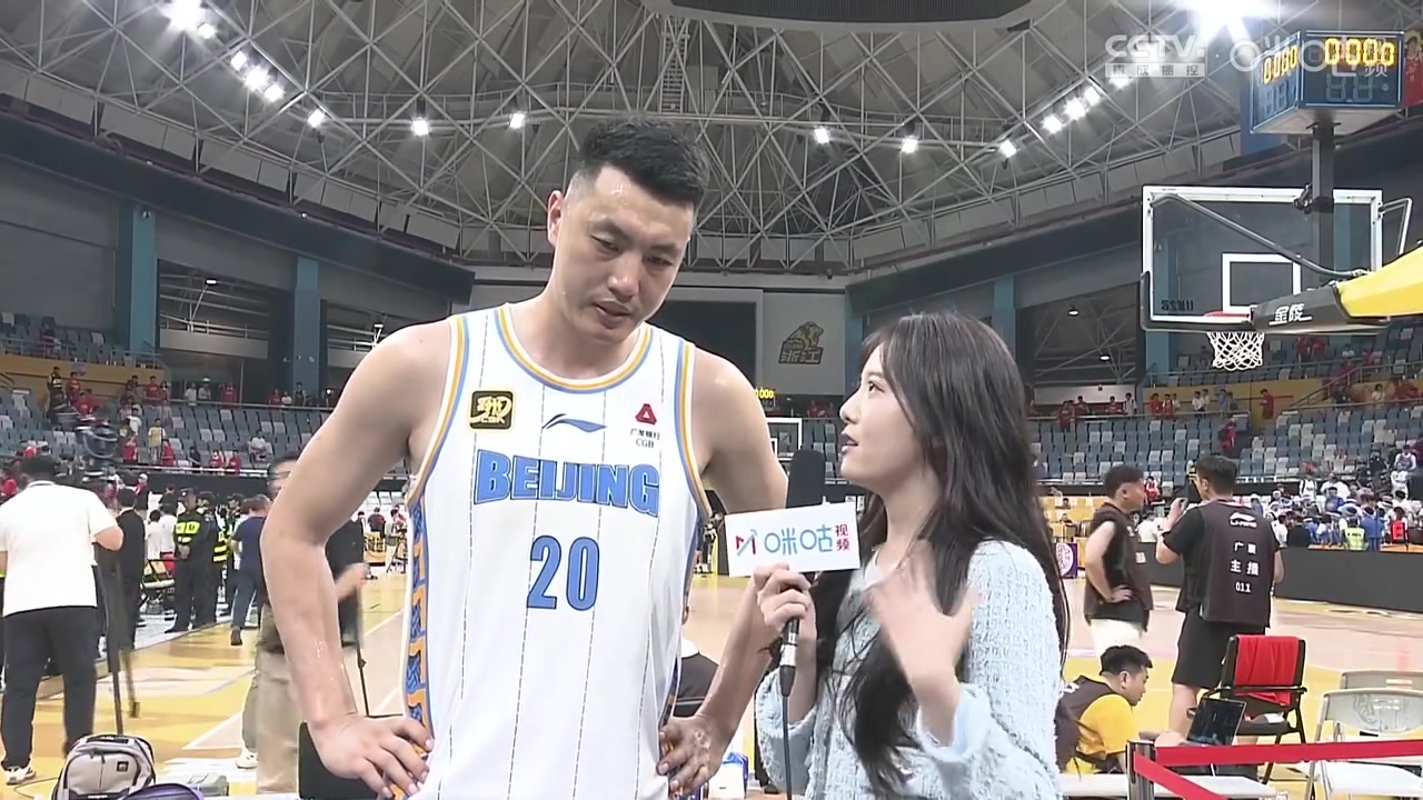 翟晓川：马布里说我还能杀死比赛 我一直在坚持 我们还没到此结束