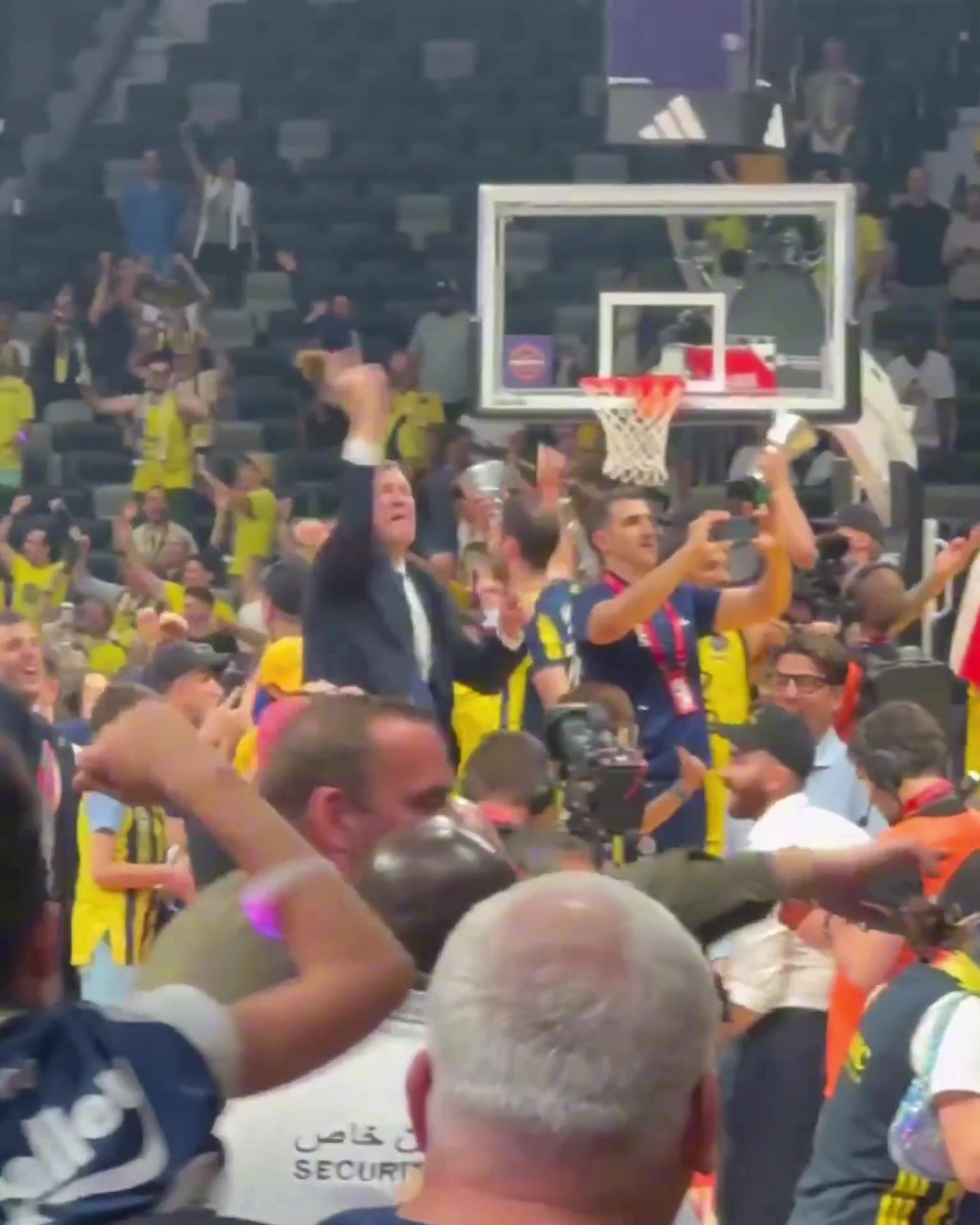 奖金180万欧💰️费内巴切夺欧篮冠军🏆美国男篮集训成员获MVP